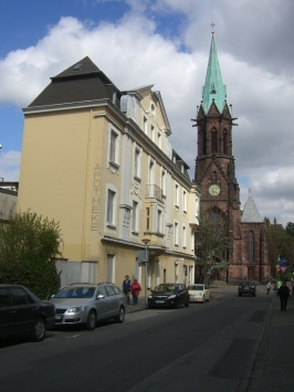 Viersen : Heimbachstraße, Blick auf die Evangelische Kreuzkirche